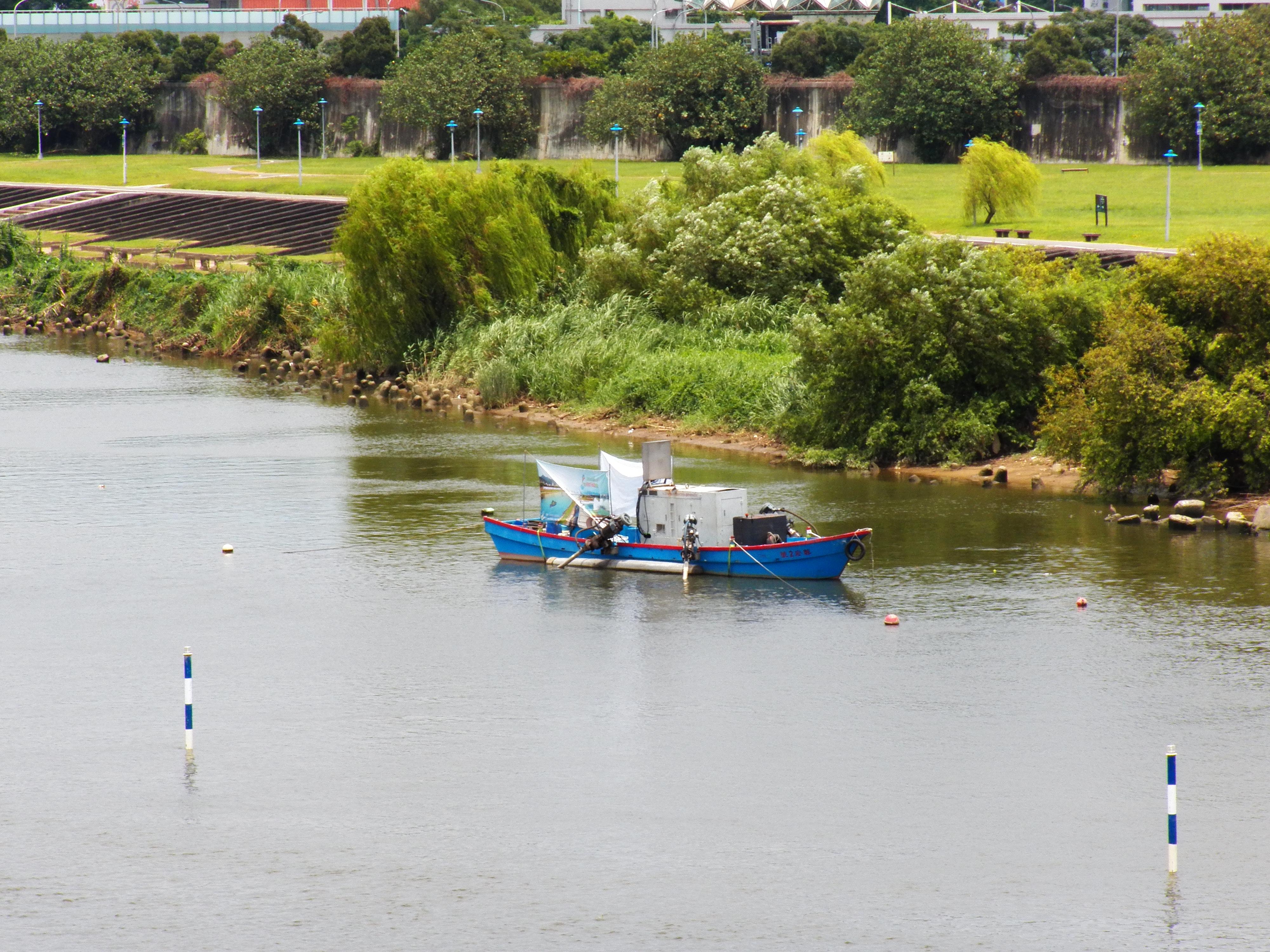 Meiti Riverside Park
